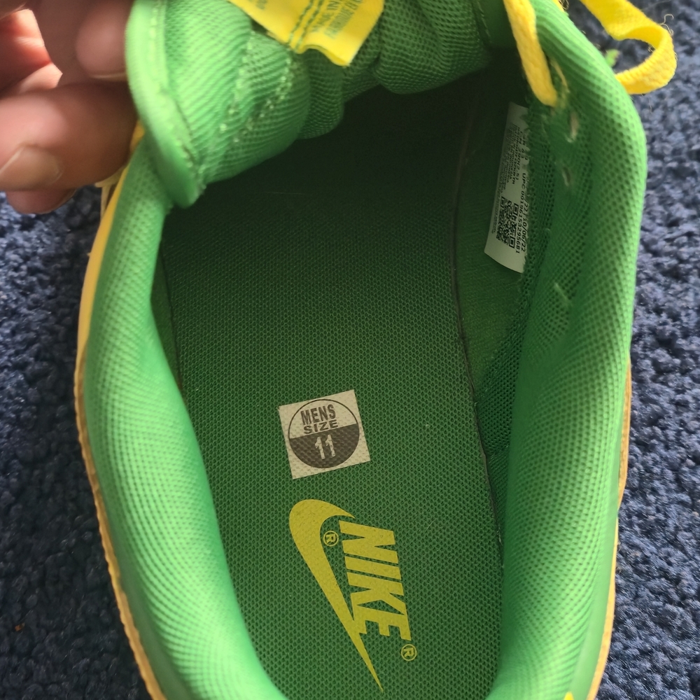Nike Green and Yellow Low-Top Sneakers - Picture 5 of 6